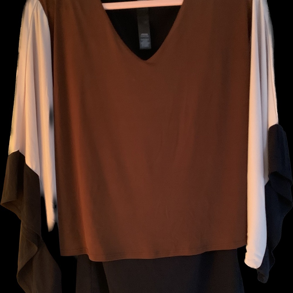 Chico’s Travelers navy/cream/brown multi-layered top w/wide bell sleeves SM